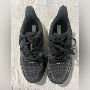 Hoka Clifton 9
